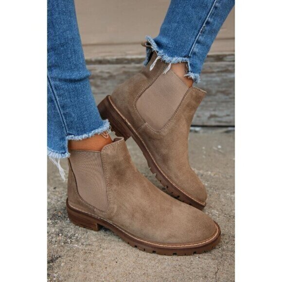Steve Madden Leopold Tan Suede Low Chelsea Ankle Boots Round Toe Size 7.5M NWOB - Picture 1 of 11